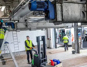 Service udføres på renseanlæg